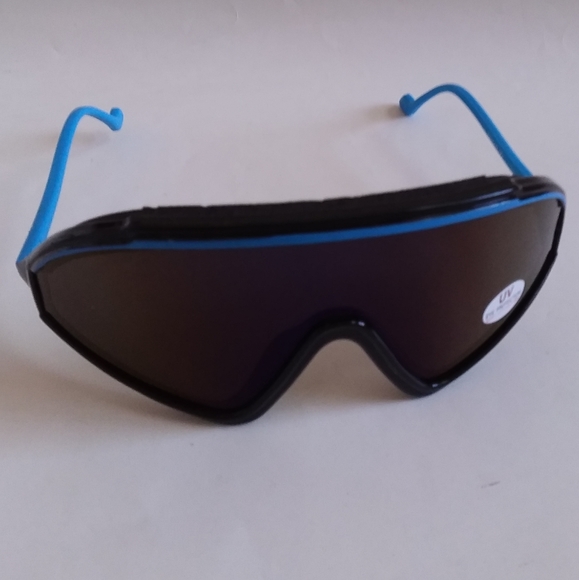 True vintage ski style blade w/foam 80s sunglasses Sunglasses